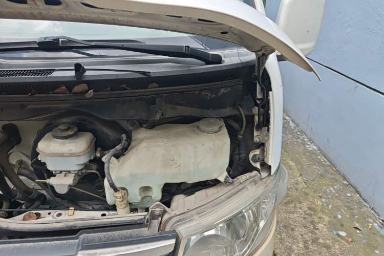 Used Foton Scenic G9 2016 2.4L Commercial Version Long Wheelbase 4G69 Engine Bay Left