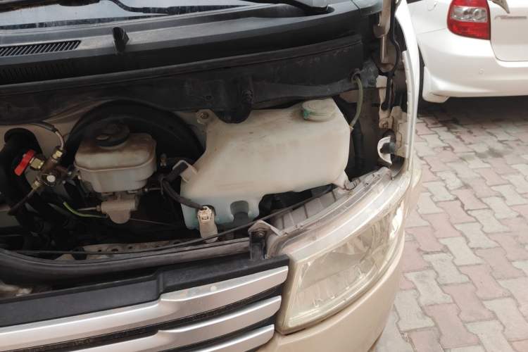 Used Foton Scenic G9 2016 2.4L Commercial Version Long Wheelbase 4G69 Engine Bay Left