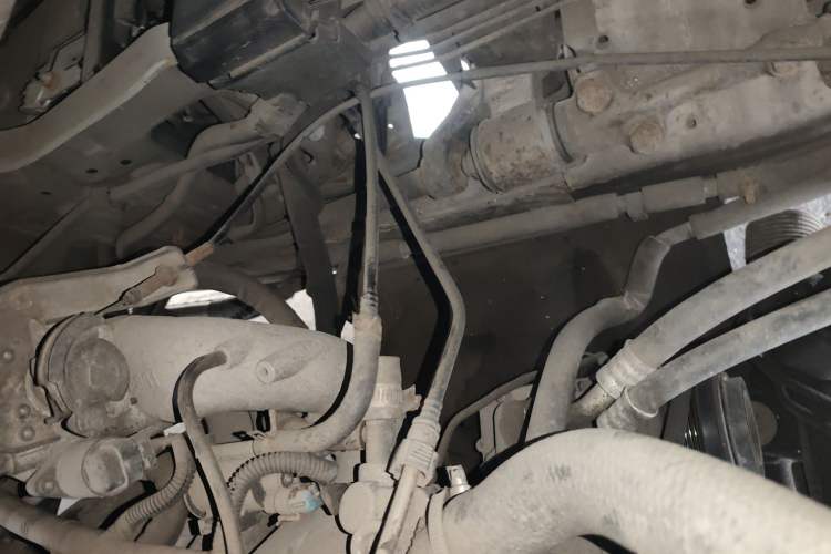 Used Foton Scenic G9 2016 2.4L Commercial Version Long Wheelbase 4G69 Engine Bay Left