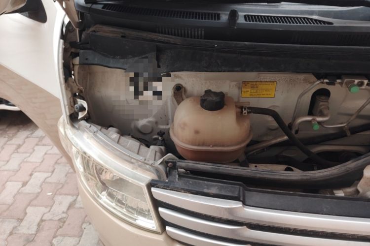 Used Foton Scenic G9 2016 2.4L Commercial Version Long Wheelbase 4G69 Engine Bay Right