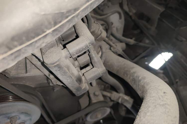 Used Foton Scenic G9 2016 2.4L Commercial Version Long Wheelbase 4G69 Engine Bay Right