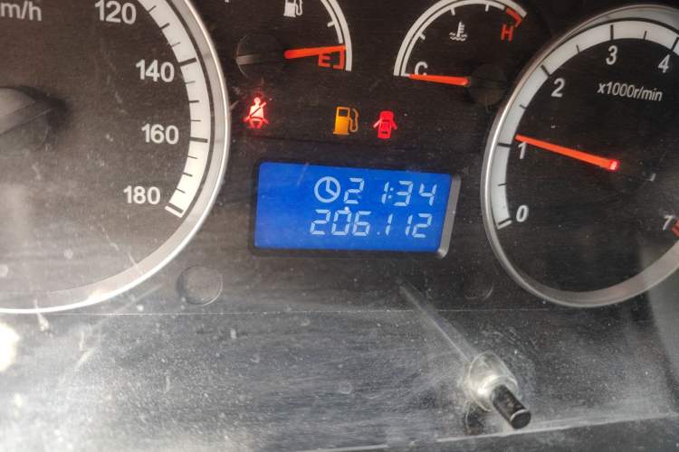 Used Foton Scenic G9 2016 2.4L Commercial Version Long Wheelbase 4G69 Odometer Close Up