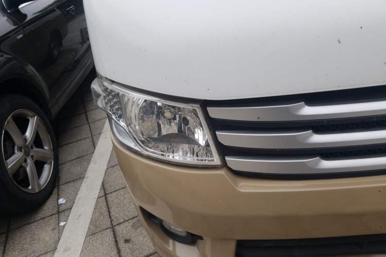 Used Foton Scenic G9 2016 2.4L Commercial Version Long Wheelbase 4G69 Right Front Headlight