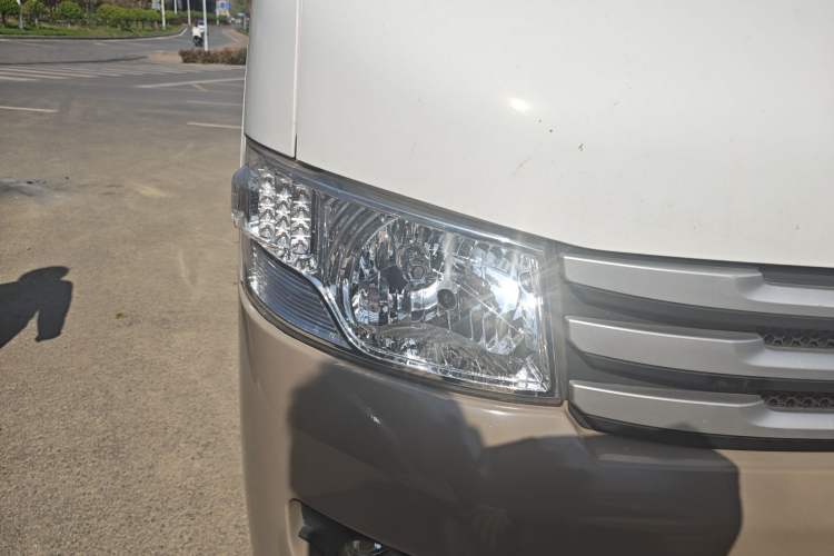 Used Foton Scenic G9 2016 2.4L Commercial Version Long Wheelbase 4G69 Right Front Headlight
