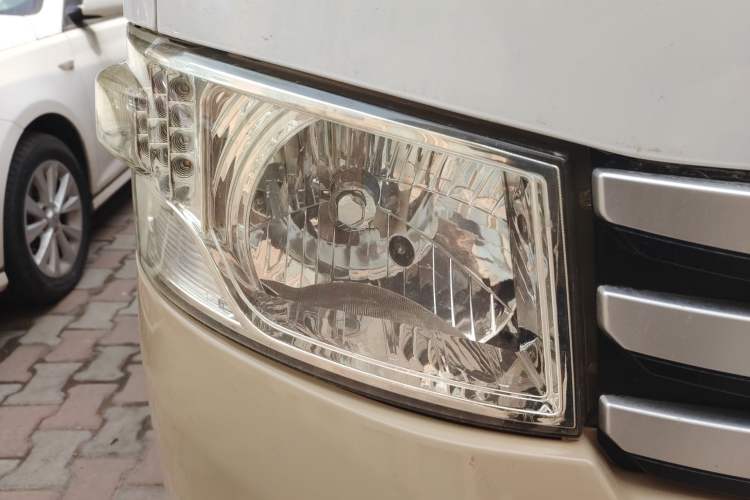 Used Foton Scenic G9 2016 2.4L Commercial Version Long Wheelbase 4G69 Right Front Headlight