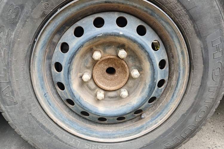 Used Foton Scenic G9 2016 2.4L Commercial Version Long Wheelbase 4G69 Right Front Wheel Hub