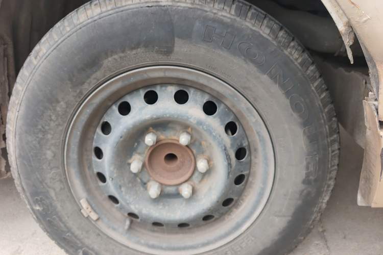 Used Foton Scenic G9 2016 2.4L Commercial Version Long Wheelbase 4G69 Right Front Wheel Hub