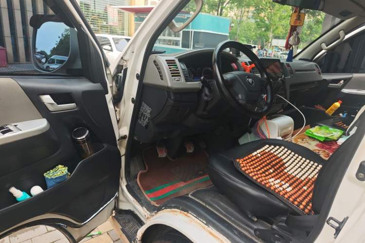 Used Foton Scenic G9 2017 2.4L Gasoline Cargo Van Commercial Version Long Wheelbase Model 4G69 Driver Seat