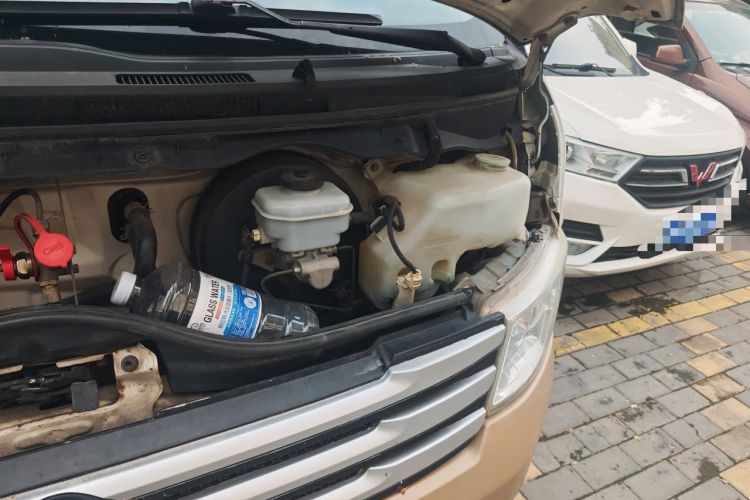 Used Foton Scenic G9 2017 2.4L Gasoline Cargo Van Commercial Version Long Wheelbase Model 4G69 Engine Bay Left