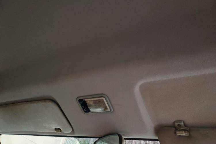 Used Foton Scenic G9 2017 2.8T Diesel Cargo Van Commercial Version Long Wheelbase 4JB1T Headliner