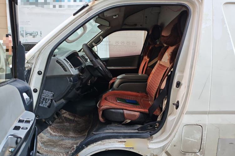 Used Foton Scenic G9 2017 2.8T Diesel Cargo Van Commercial Version Long Wheelbase 4JB1T Left Front Seat