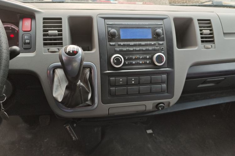 Used Foton Scenic G9 2017 2.4L Gasoline Commercial Version Long Wheelbase 9-Seater 4G69 Audio And AC Panel