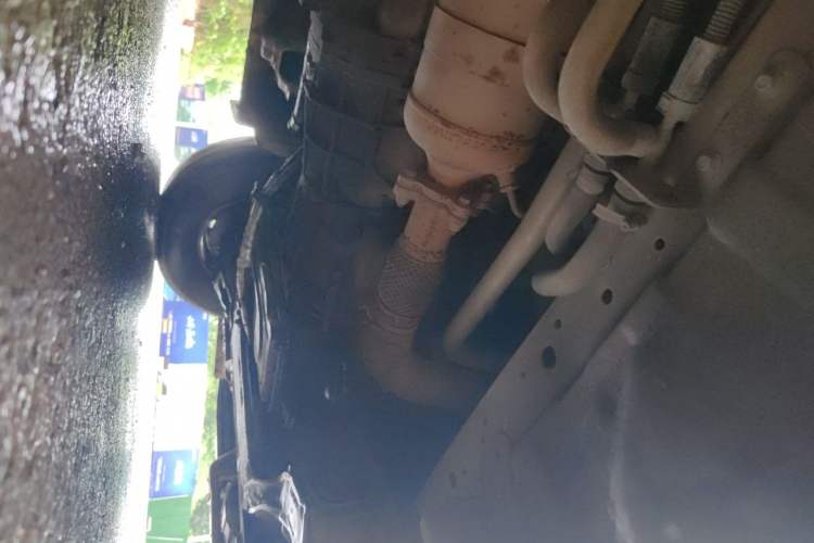 Used Foton Scenic G9 2017 2.8T Diesel Commercial Version Long Wheelbase 6-Seater 4JB1T Chassis Front Right
