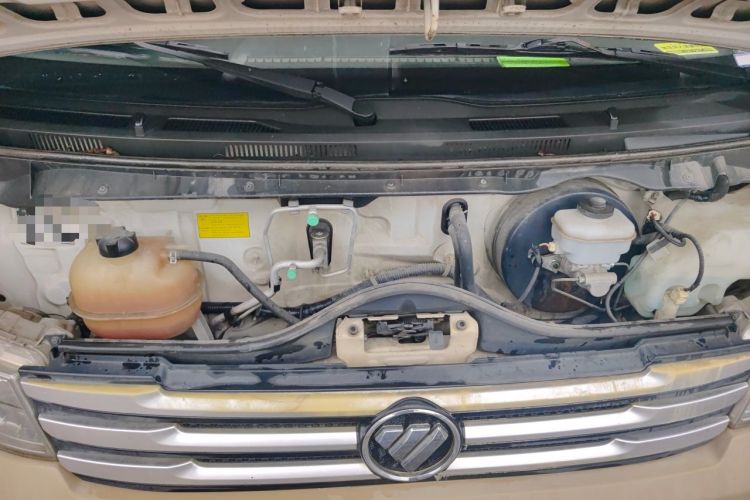 Used Foton Scenic G9 2017 2.8T Diesel Commercial Version Long Wheelbase 6-Seater 4JB1T Engine Bay