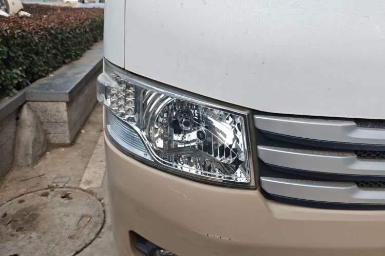Used Foton Scenic G9 2017 2.4L Gasoline Commercial Version Long Wheelbase 9-Seater 4G69 Exterior 6