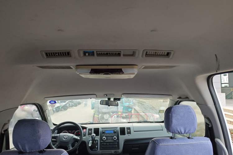 Used Foton Scenic G9 2017 2.4L Gasoline Commercial Version Long Wheelbase 9-Seater 4G69 Headliner