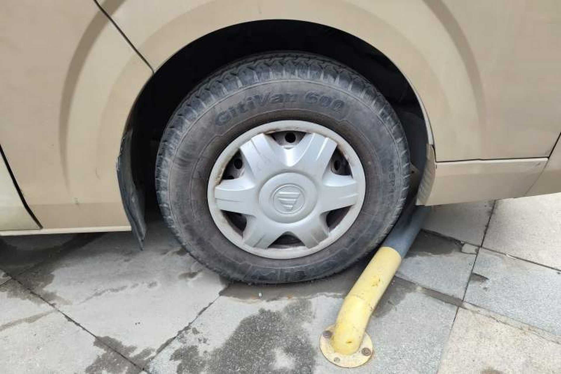 Used Foton Scenic G9 2017 2.4L Gasoline Commercial Version Long Wheelbase 6-Seater 4G69 Right Front Wheel Hub