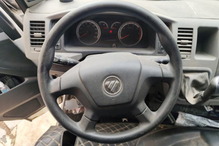 Used Foton Scenic G9 2017 2.4L Gasoline Commercial Version Long Wheelbase 6-Seater 4G69 Steering Wheel