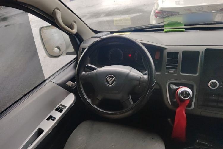 Used Foton Scenic G9 2017 2.8T Diesel Commercial Version Long Wheelbase 6-Seater 4JB1T Steering Wheel