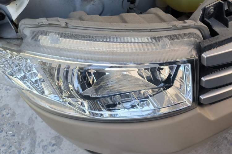 Used Foton Scenic G9 2019 2.4L Commercial Version Long Wheelbase High-Roof 9-Seater Multi-Purpose Passenger Vehicle 4G69S4M Right Front Headlight