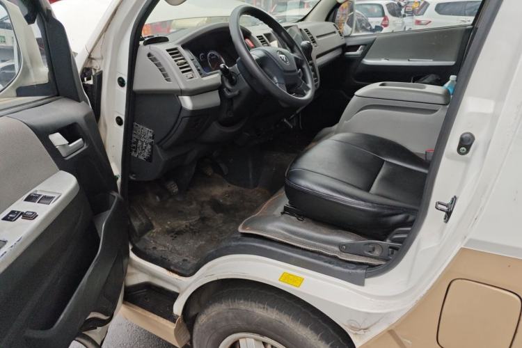 Used Foton Scenic G9 2020 2.4L Commercial Version Long Wheelbase High-Roof 9-Seater Business Vehicle China VI Emission Standard Model 4K22D4M Driver Seat