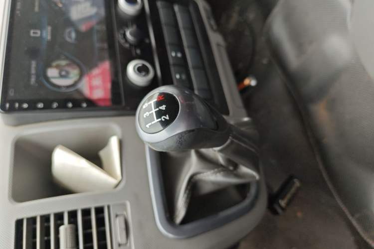 Used Foton Scenic G9 2020 2.4L Commercial Version Long Wheelbase High-Roof 9-Seater Business Vehicle China VI Emission Standard Model 4K22D4M Gear Lever