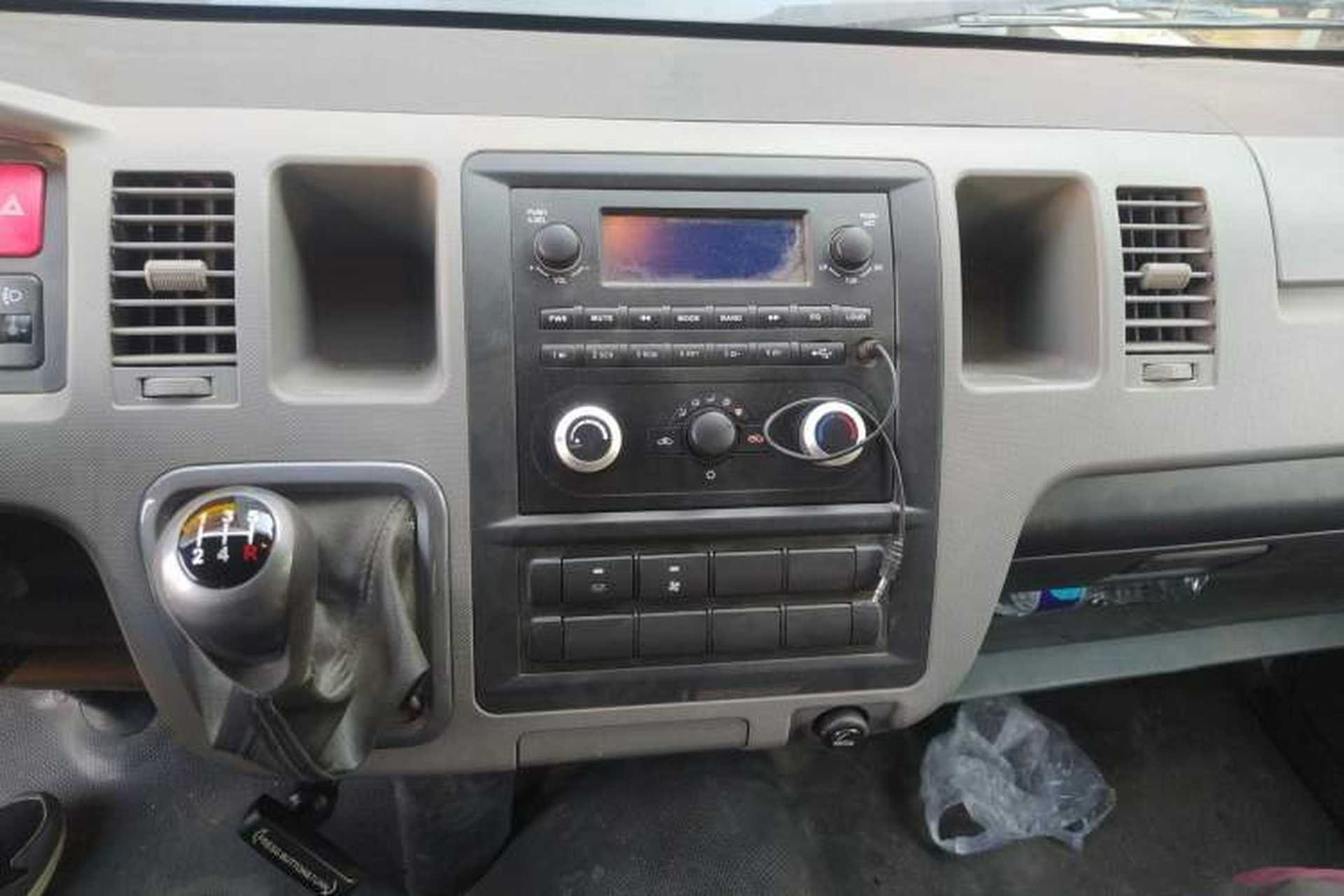Used Foton Scenic G9 2020 2.4L Commercial Version Long Wheelbase High-Roof 9-Seater Business Vehicle China VI Emission Standard Model 4K22D4M Audio And AC Panel