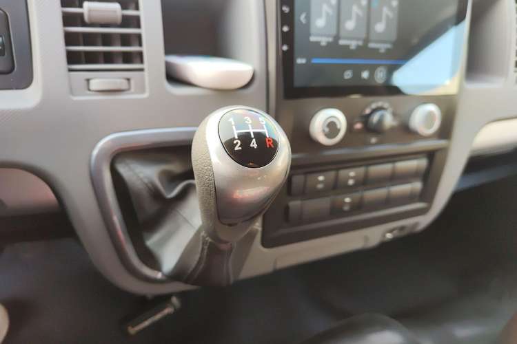 Used Foton Scenic G9 2020 2.4L Commercial Version Long Wheelbase High-Roof 9-Seater Business Vehicle China VI Emission Standard Model 4K22D4M Gear Lever
