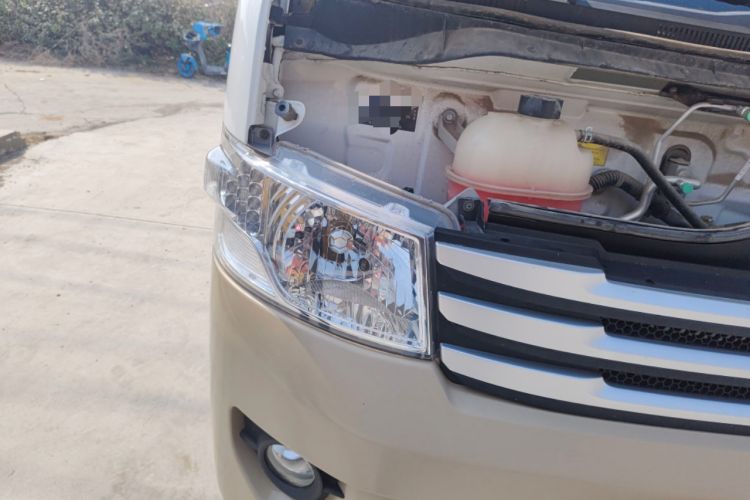 Used Foton Scenic G9 2020 2.4L Commercial Version Long Wheelbase High-Roof 9-Seater Business Vehicle China VI Emission Standard Model 4K22D4M Right Front Headlight