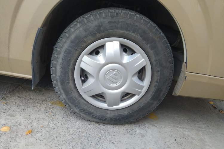 Used Foton Scenic G9 2020 2.4L Commercial Version Long Wheelbase High-Roof 9-Seater Business Vehicle China VI Emission Standard Model 4K22D4M Right Front Wheel Hub