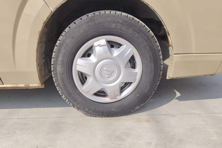 Used Foton Scenic G9 2020 2.4L Commercial Version Long Wheelbase High-Roof 9-Seater Business Vehicle China VI Emission Standard Model 4K22D4M Right Front Wheel Hub