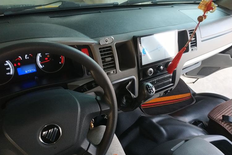Used Foton Scenic G9 2021 2.4L Gasoline Commercial Version Long Wheelbase High Roof 9-Seater with Clear Window 4K22D4M Center Console