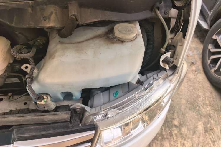 Used Foton Scenic G9  Engine Bay Left