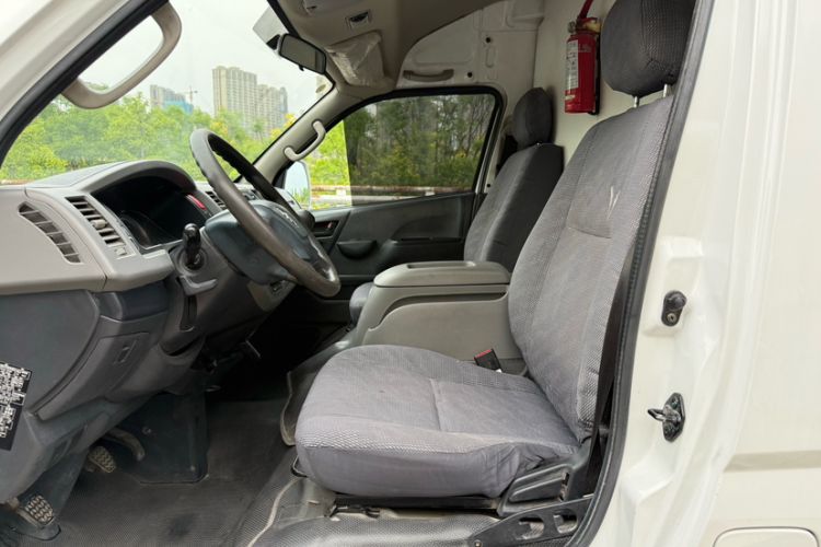 Used Foton Scenic G9 2021 2.4L Gasoline Commercial Version Long Wheelbase High Roof 2-Seater Van Model 4K22D4M Interior 1