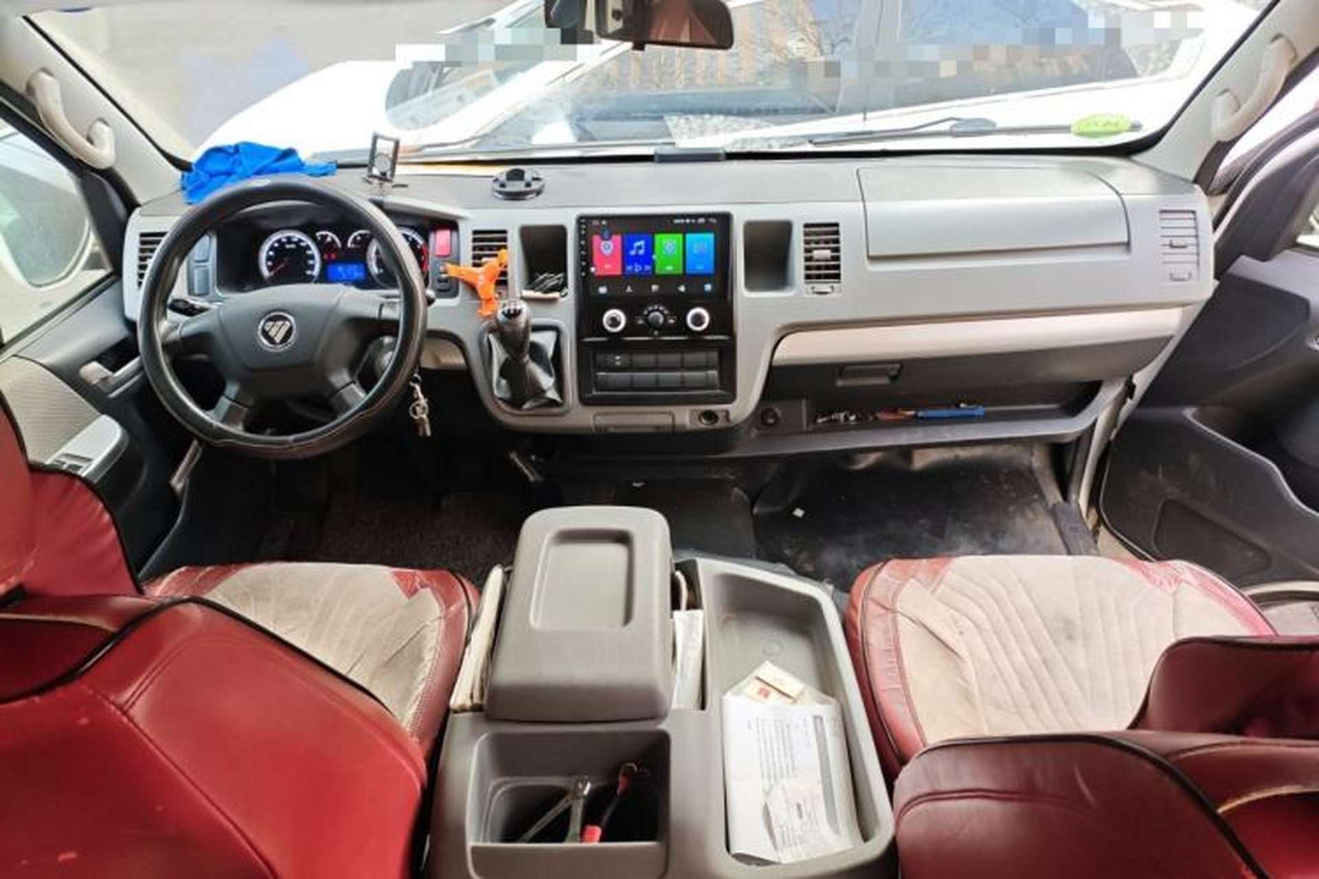 Used Foton Scenic G9 2021 2.4L Gasoline Commercial Version Long Wheelbase High Roof 6-Seater with Clear Windows Model 4K22D4M Interior 2