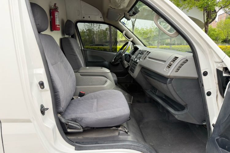 Used Foton Scenic G9 2021 2.4L Gasoline Commercial Version Long Wheelbase High Roof 2-Seater Van Model 4K22D4M Interior 3