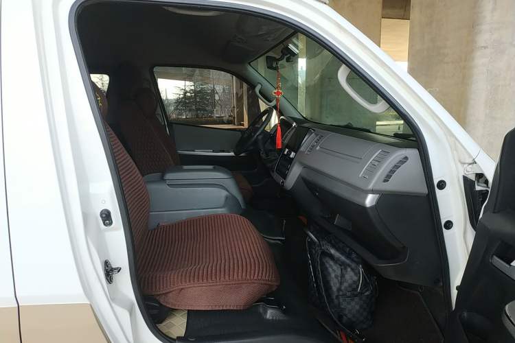 Used Foton Scenic G9 2021 2.4L Gasoline Commercial Version Long Wheelbase High Roof 9-Seater with Clear Window 4K22D4M Right Front Seat
