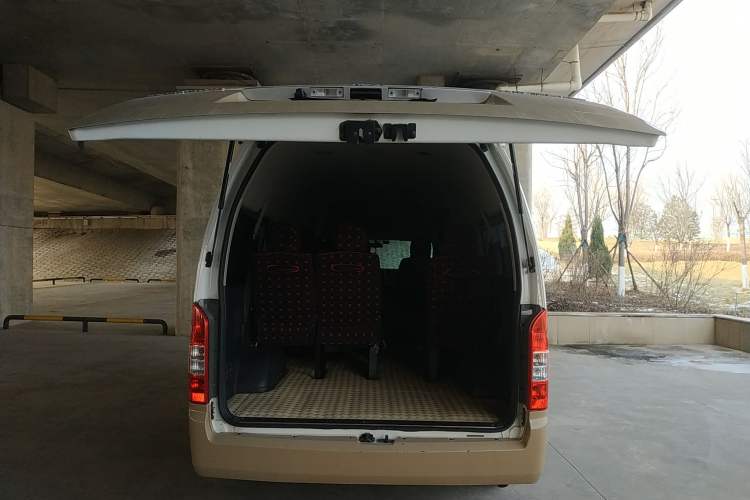 Used Foton Scenic G9 2021 2.4L Gasoline Commercial Version Long Wheelbase High Roof 9-Seater with Clear Window 4K22D4M Trunk