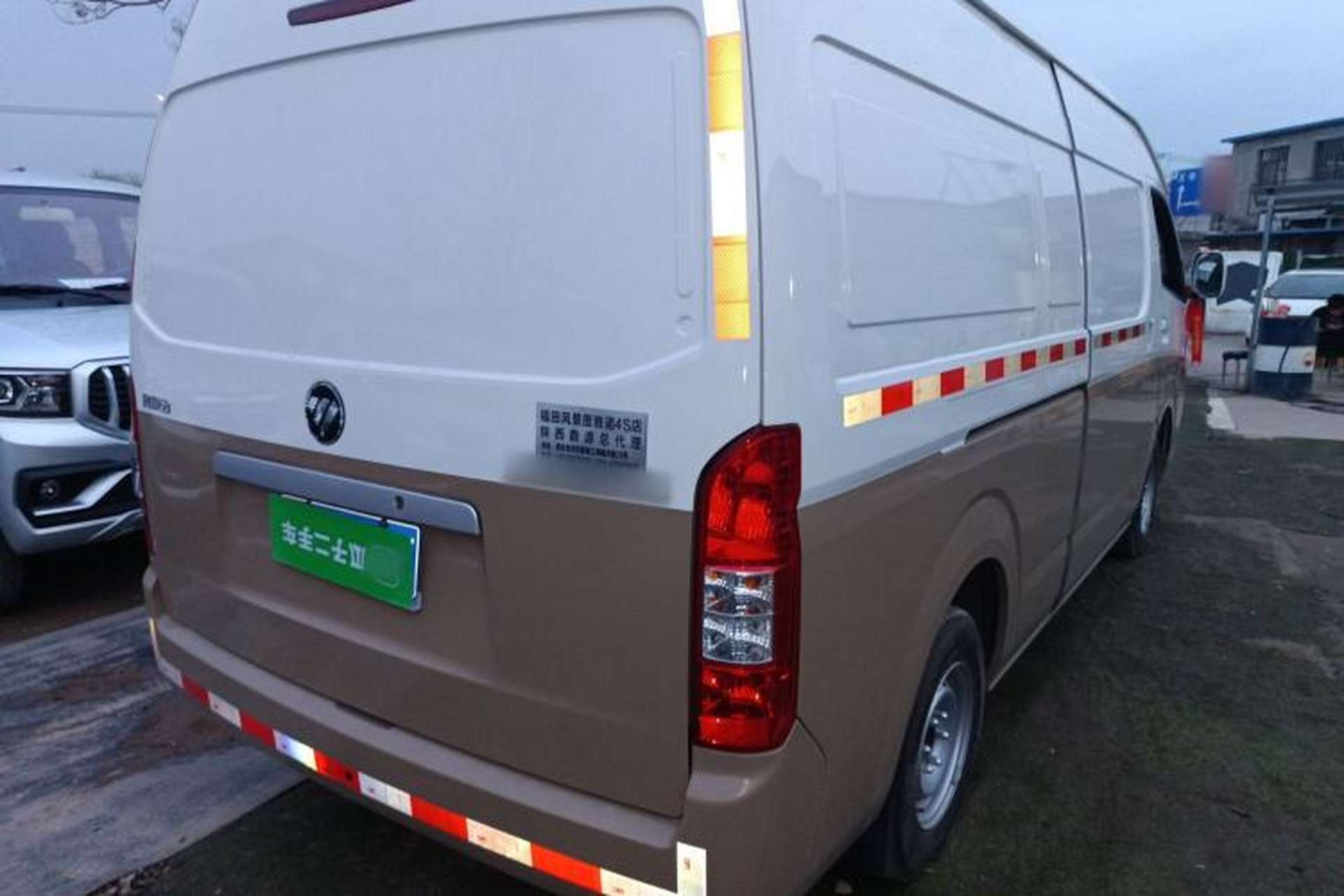 Used Foton Scenic G9 2024 2.4L Gasoline Commercial Version Long Wheelbase High Roof 2-Seater Van – 4K22D4M Rear Right 45 Deg