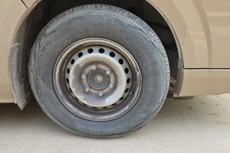 Used Foton Scenic G9  Right Front Wheel Hub