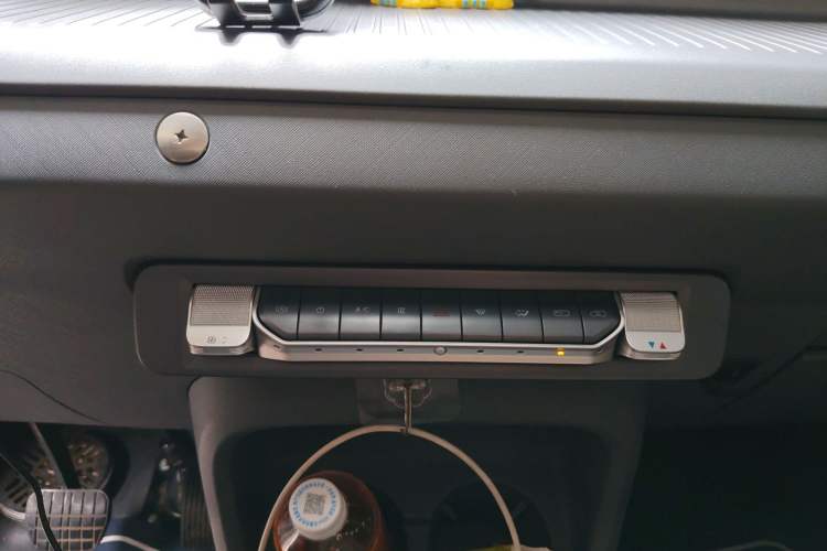 Used Foton Scenic i7 2025 Model—Professional Logistics Short-axle Front-wheel-drive, CATL 43.53 kWh, Zhiyuan Edition, Flat Roof, Single Tire, 2 Seats Audio And AC Panel