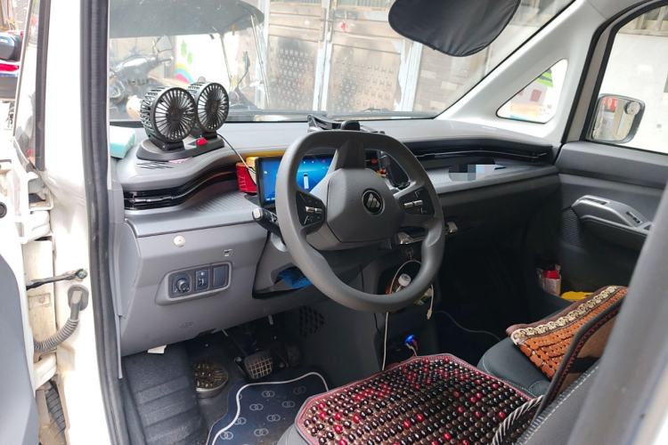 Used Foton Scenic i7 2025 Model—Professional Logistics Short-axle Front-wheel-drive, CATL 43.53 kWh, Zhiyuan Edition, Flat Roof, Single Tire, 2 Seats Center Console