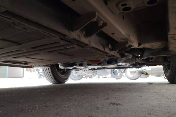 Used Foton Scenic i7 2025 Model—Professional Logistics Short-axle Front-wheel-drive, CATL 43.53 kWh, Zhiyuan Edition, Flat Roof, Single Tire, 2 Seats Chassis Front Right