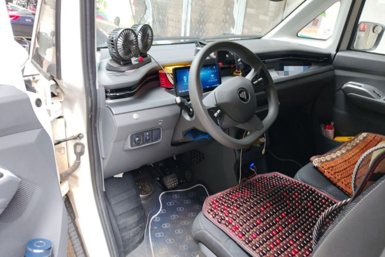 Used Foton Scenic i7 2025 Model—Professional Logistics Short-axle Front-wheel-drive, CATL 43.53 kWh, Zhiyuan Edition, Flat Roof, Single Tire, 2 Seats Driver Seat