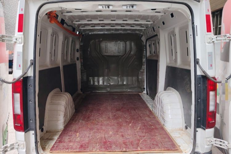 Used Foton Scenic i7 2025 Model—Professional Logistics Short-axle Front-wheel-drive, CATL 43.53 kWh, Zhiyuan Edition, Flat Roof, Single Tire, 2 Seats Trunk