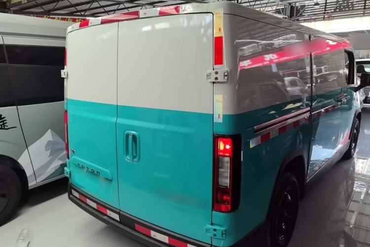 Used Foton Scenic i7 2025 Professional Logistics Short-Wheelbase Front-Wheel Drive CATL 41.86 kWh Premium Edition Flat Roof Single Tire 2 Seats Rear Right 45 Deg
