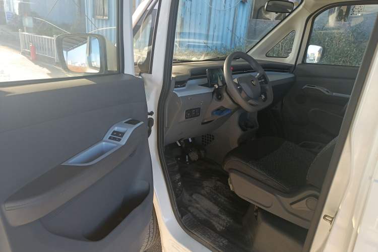 Used Foton Scenic i7 2025 Multi-Purpose Short-Wheelbase Front-Drive Aiyike 51.52kWh Zhiyuan Edition Flat-Roof Single-Tire 6-Seater Interior 3