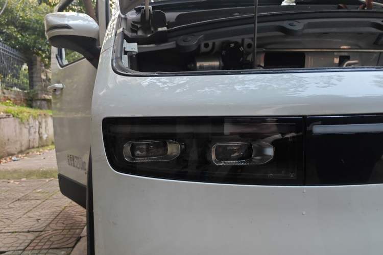 Used Foton Scenic i7 2025 Professional Logistics Short-Wheelbase Front-Wheel Drive Aiyike 41.86 kWh Zhiyuan Edition Flat Roof Single Tire 2 Seats Right Front Headlight