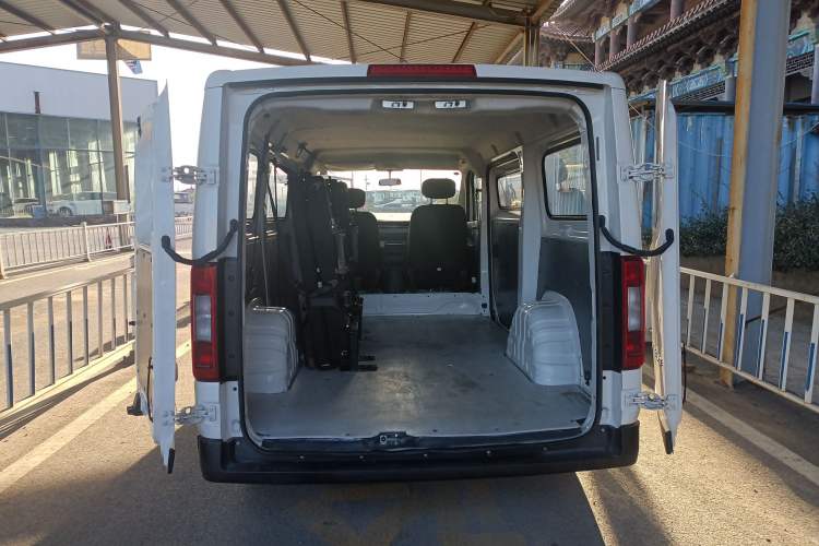 Used Foton Scenic i7 2025 Multi-Purpose Short-Wheelbase Front-Drive Aiyike 51.52kWh Zhiyuan Edition Flat-Roof Single-Tire 6-Seater Trunk