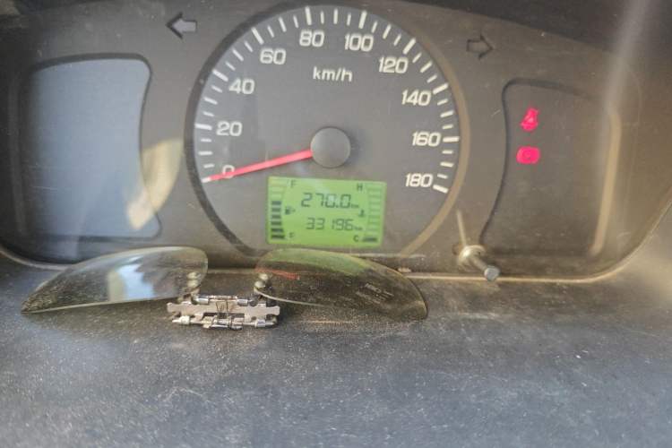 Used Foton Scenic V3 2016 1.0L Base Version 4W10M1 Odometer Close Up
